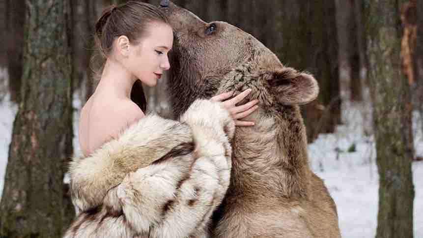 Bir Ayıya Sarıl Günü